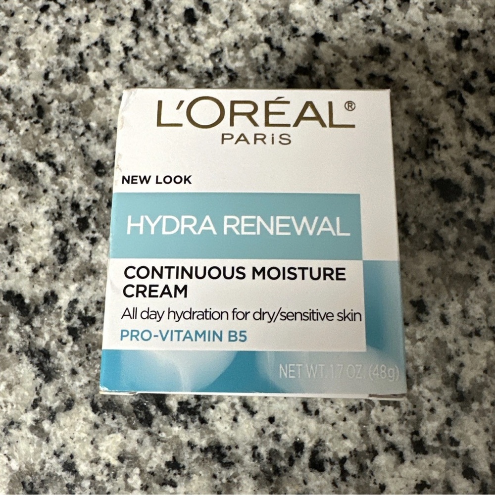 L'Oreal Hydra Renewal Moisturizer - White and Blue